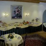 Roter Hahn - Готель