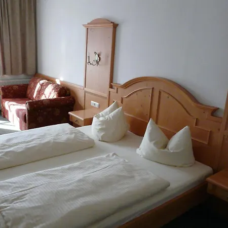 Roter Hahn - Hotel 3*