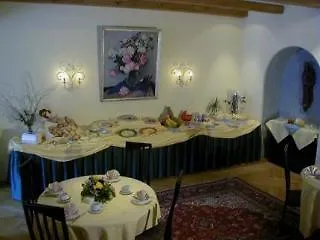 Roter Hahn - Готель